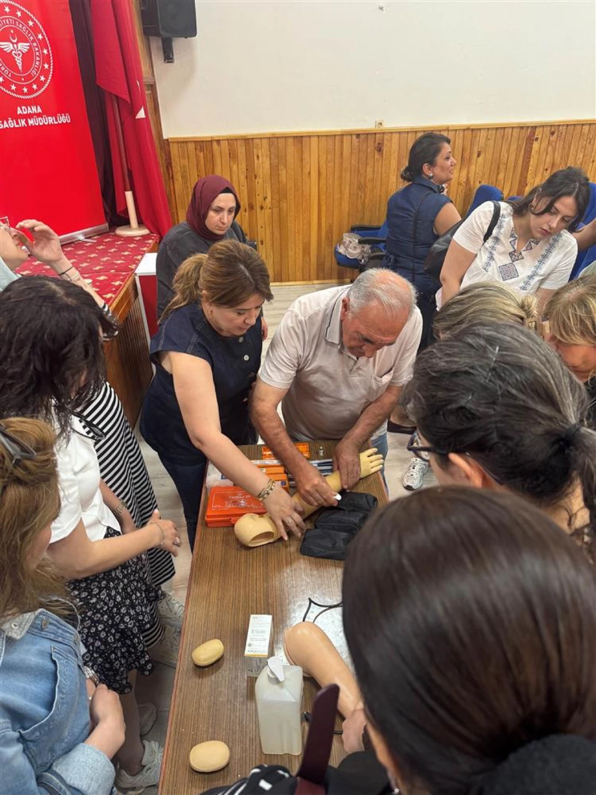 Adana&rsquo;da &ldquo;İns&uuml;lin ve Glukagon Uygulama&rdquo; eğitimi