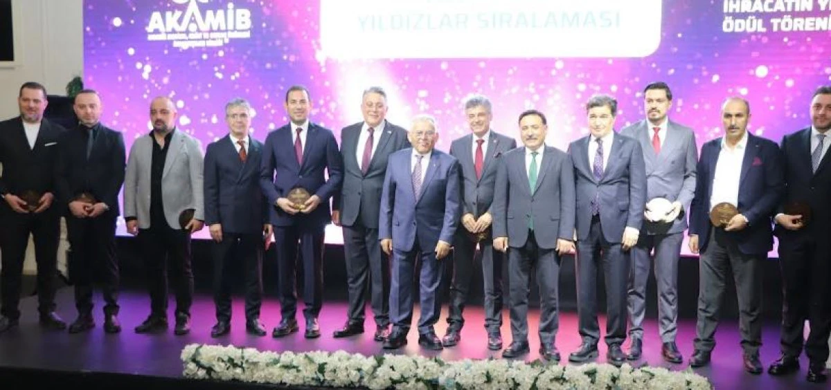 AKAMİB İHRACATTA ŞAMPİYONLARINI KAYSERİ&rsquo;DE A&Ccedil;IKLADI