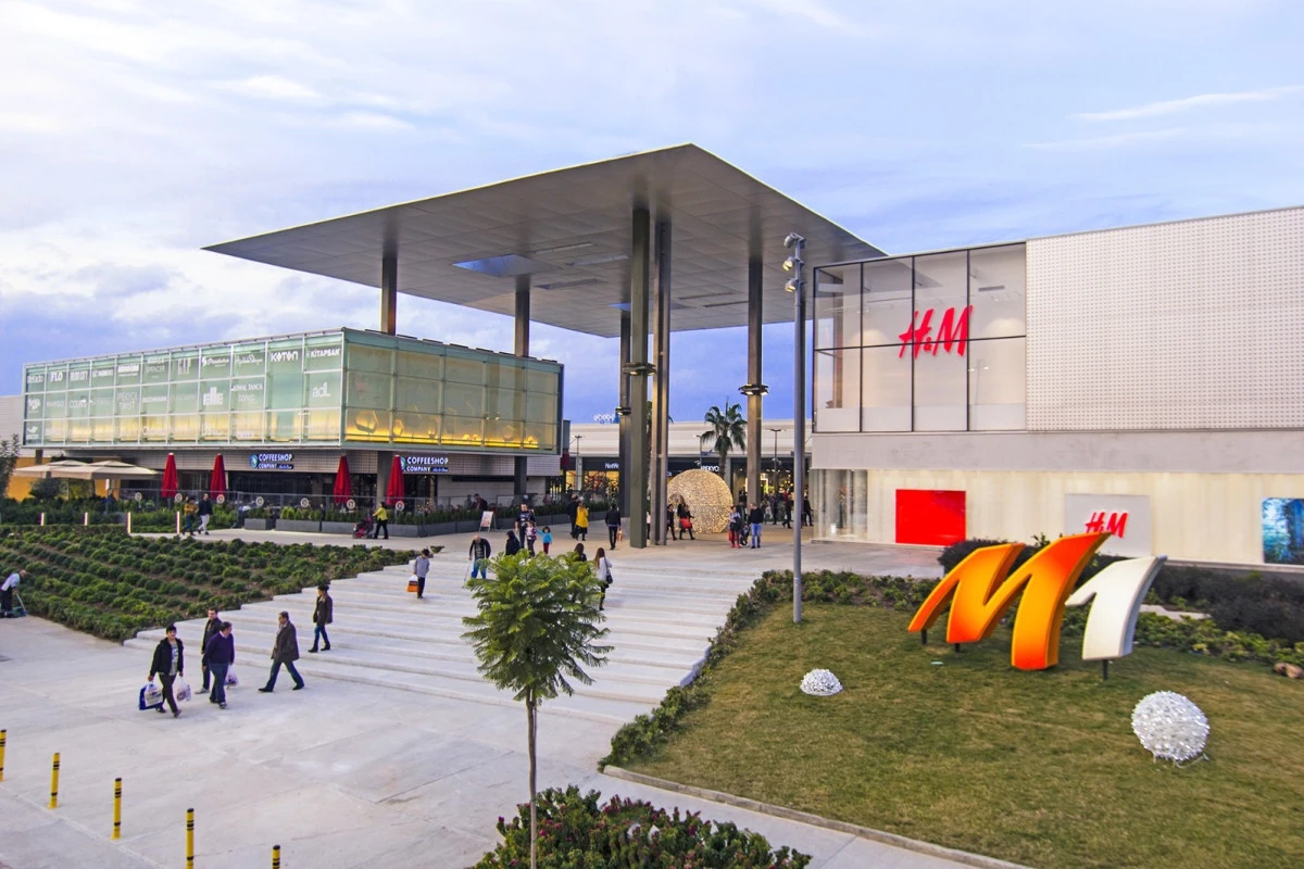 Bayram hazırlıkları M1 Adana AVM&rsquo;de başladı