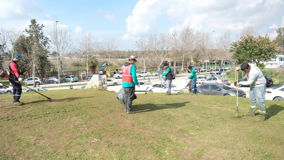 Ceyhan&rsquo;daki parklara yenileme &ccedil;alışması