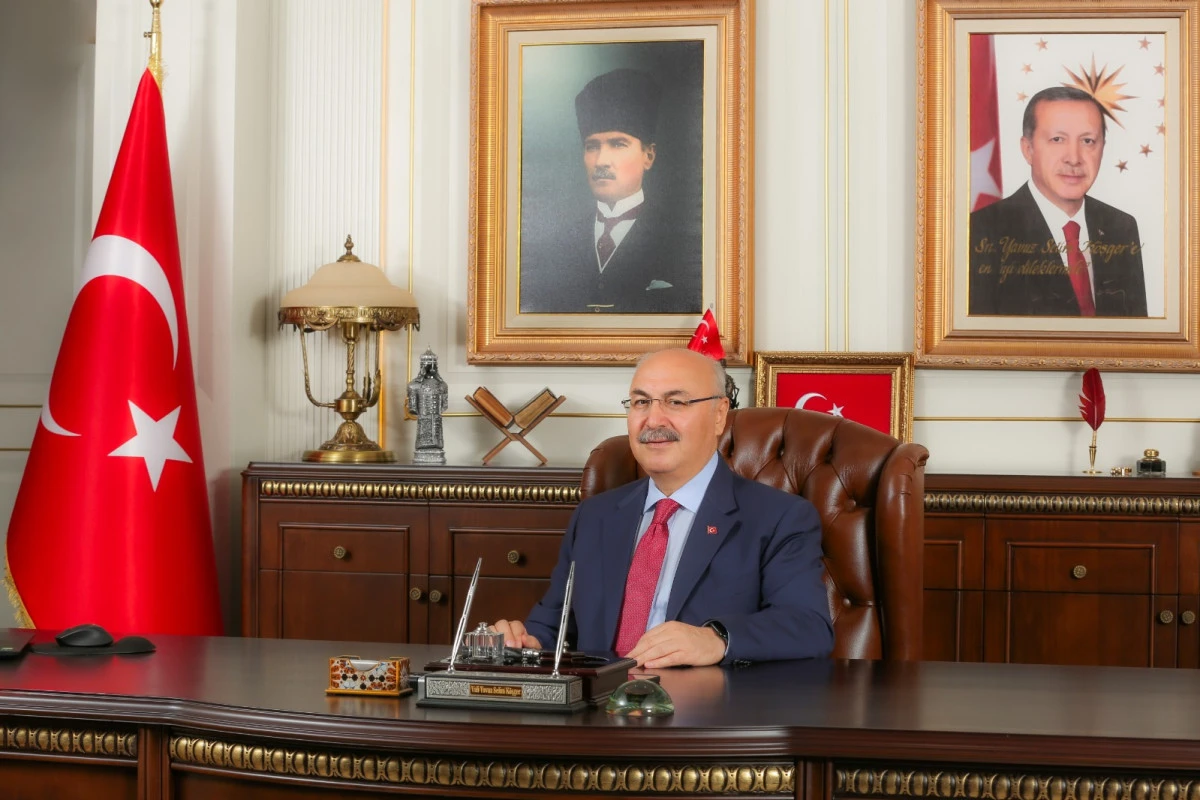 Cumhuriyet, milletimizin onur nişarıdır”