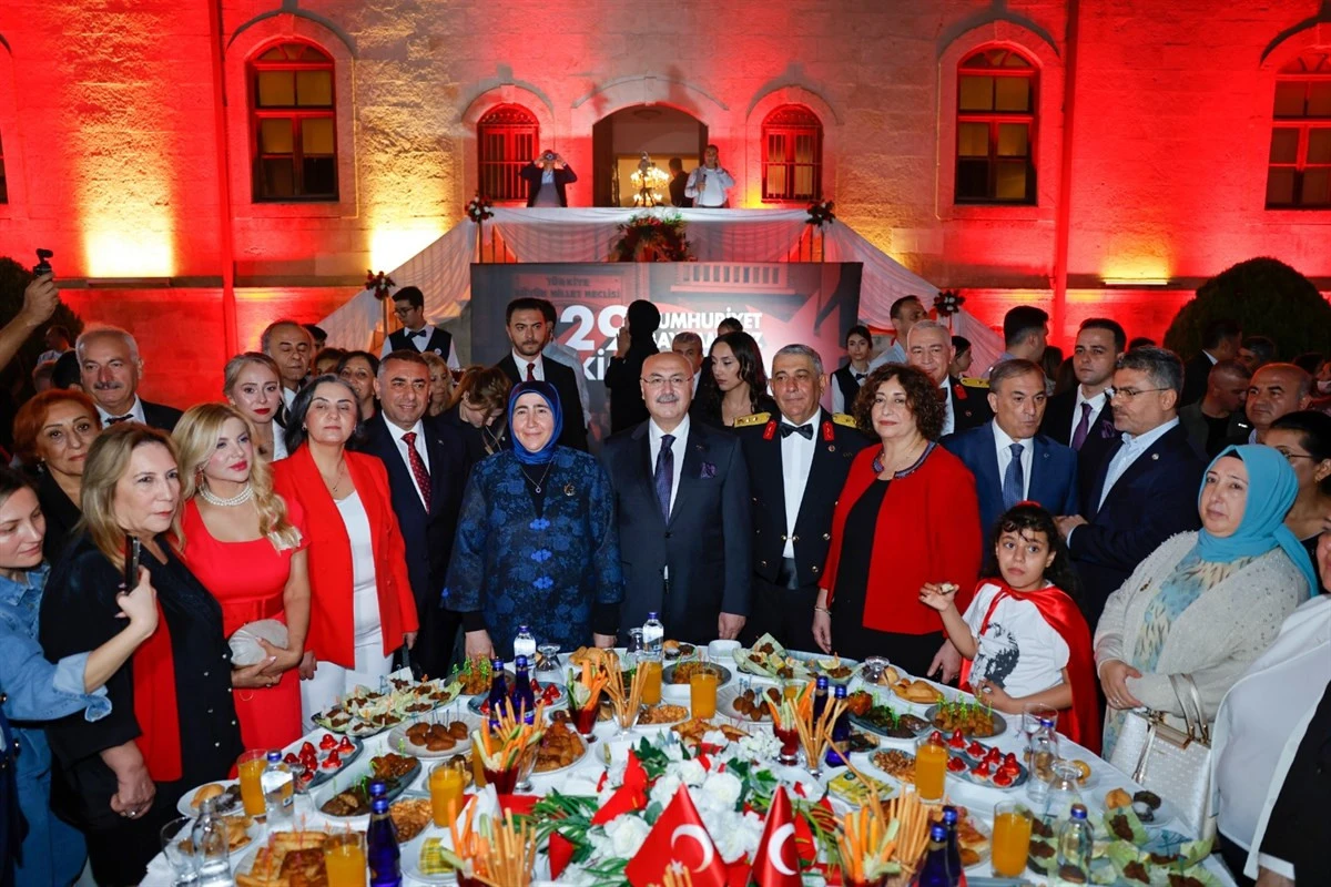 “CUMHURİYETİMİZ DE  MİLLETİMİZ DE YÜCELECEK”