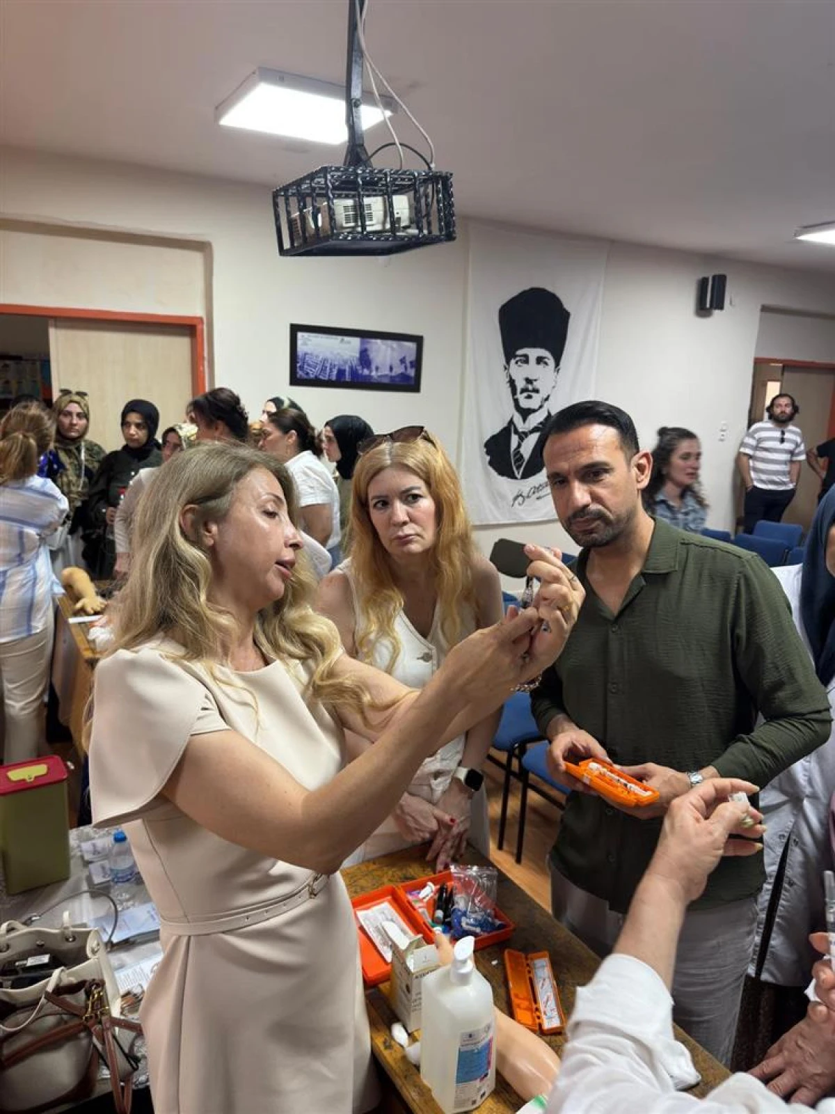 İNS&Uuml;LİN VE GLUKAGON UYGULAMA EĞİTİMİ VERİLDİ