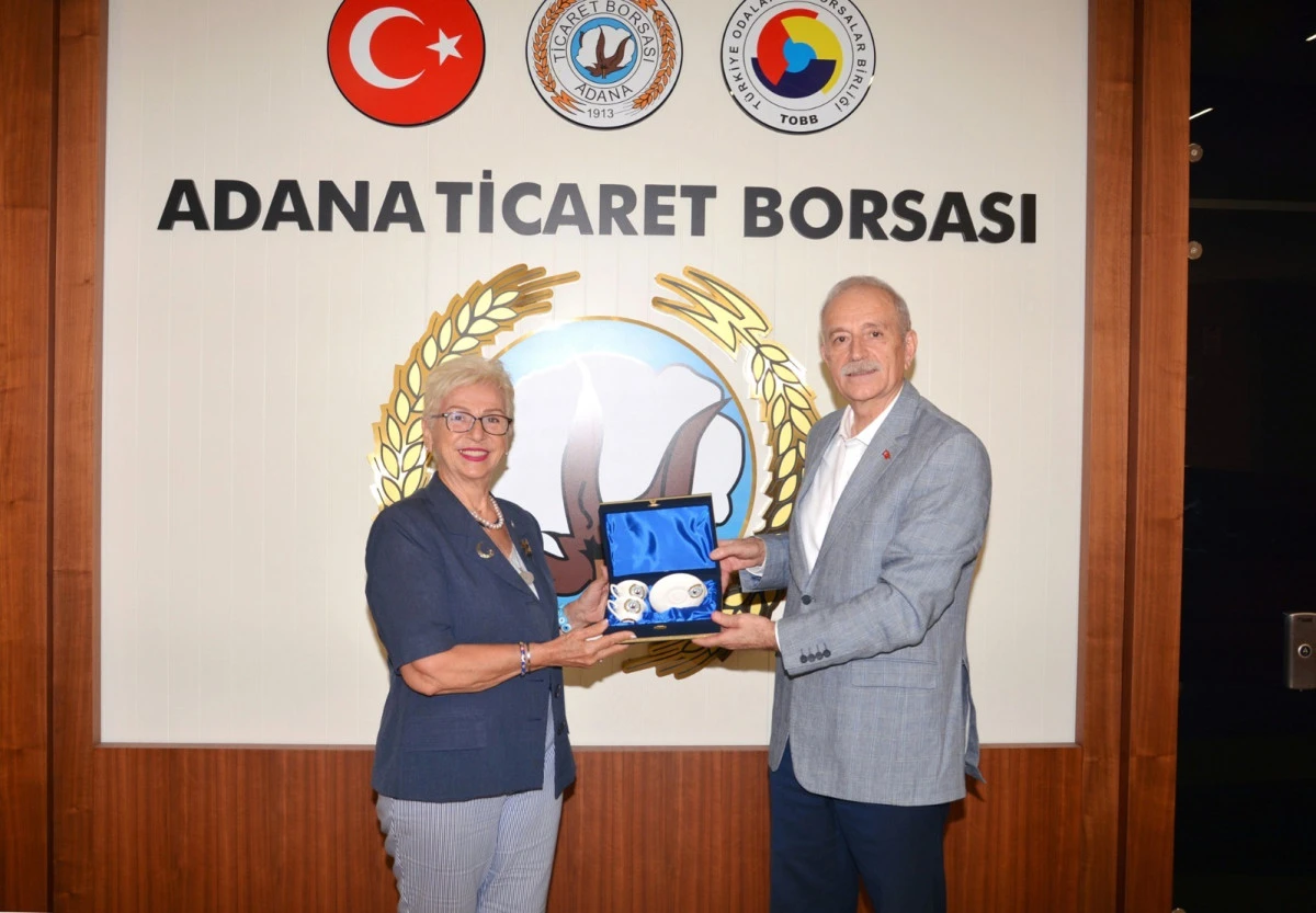 İş kadınlarından ATB&rsquo;ye  kutlama ve davet ziyareti