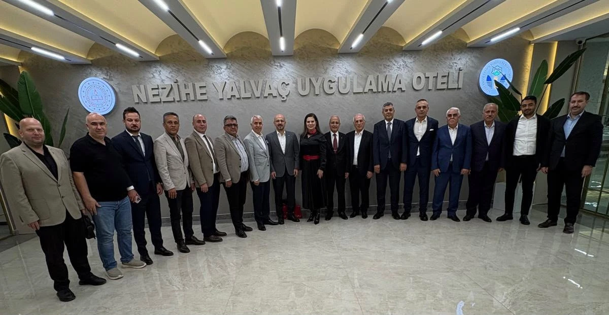 İspir ve &Ouml;zdoğan&rsquo;a &lsquo;hayırlı olsun&rsquo; yemeği