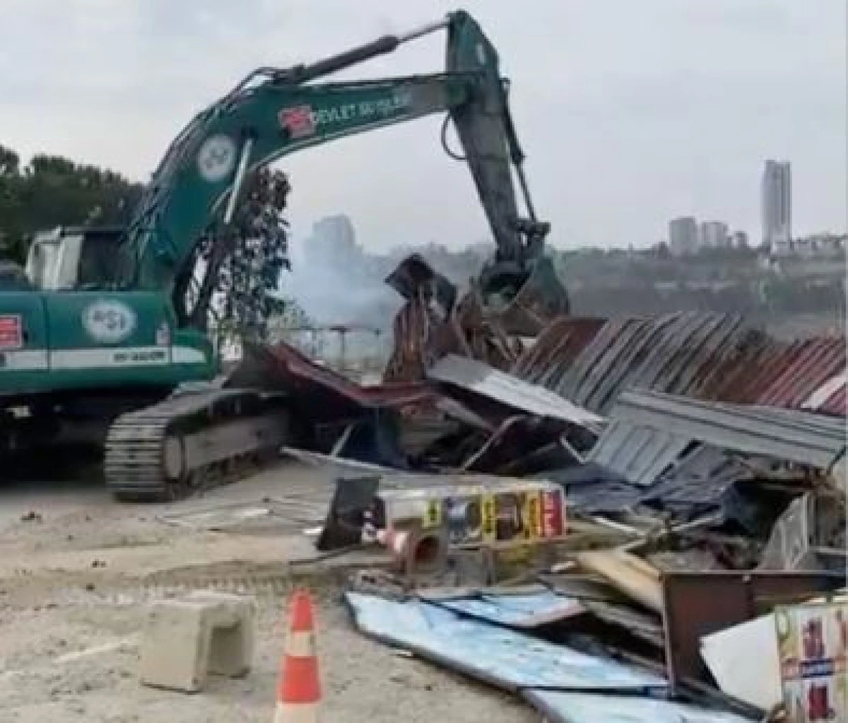 Menderes&rsquo;te işgale son