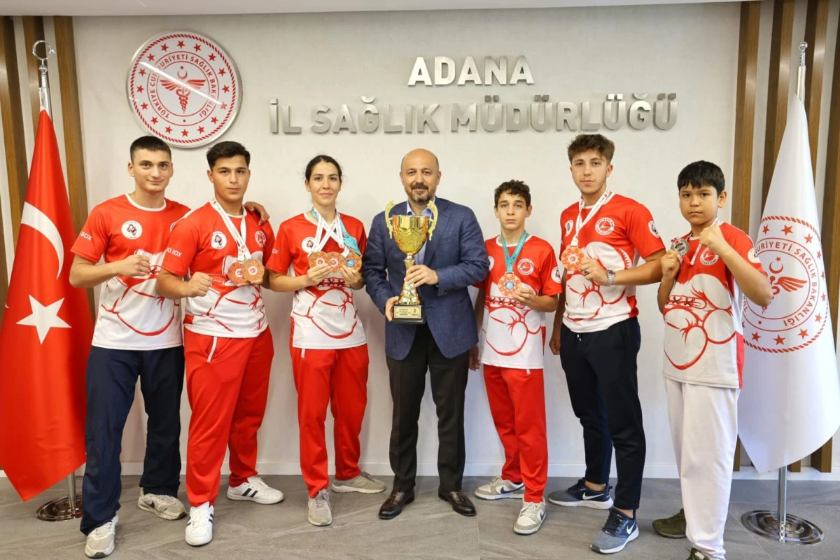 Nacar, şampiyon sporcuları ağırladı 
