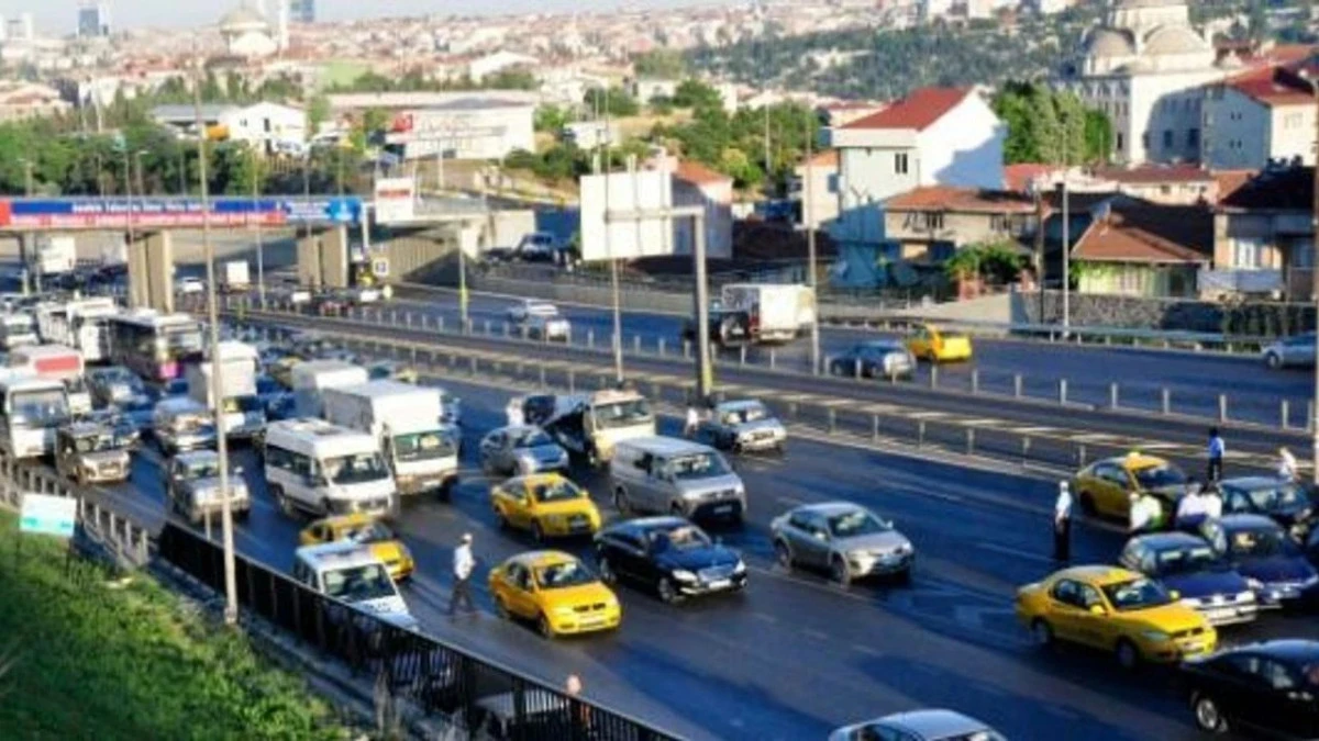 Nisanda 182 bin 34 adet taşıtın trafiğe kaydı yapıldı