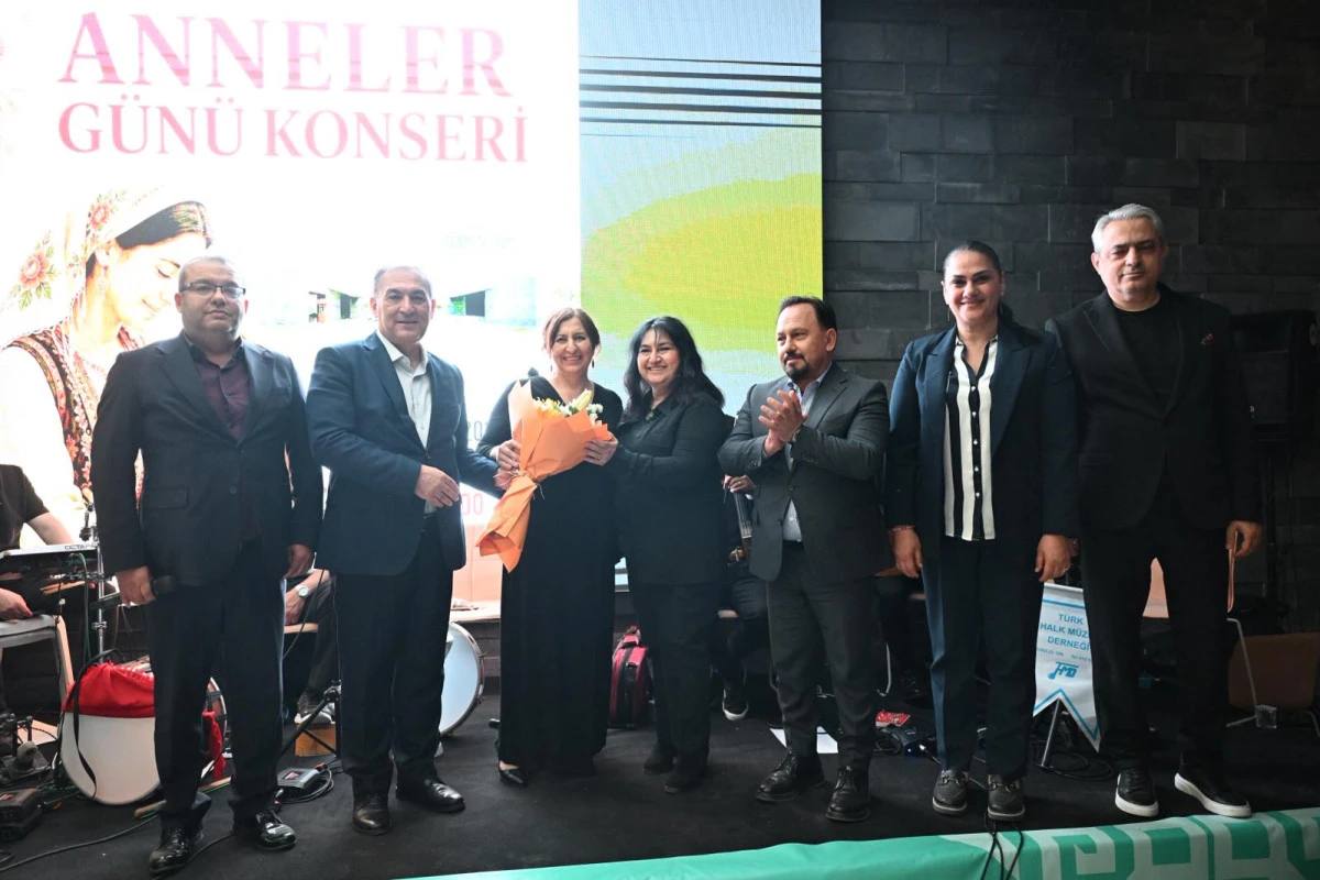 SARI&Ccedil;AM&rsquo;DA ANNELER G&Uuml;N&Uuml; KONSERİ