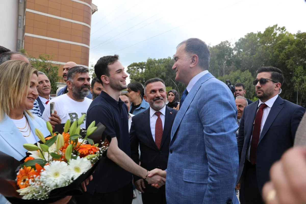 ''T&uuml;rkiye d&uuml;nyanın barış  adası olarak &ouml;ne &ccedil;ıkıyor&rdquo;
