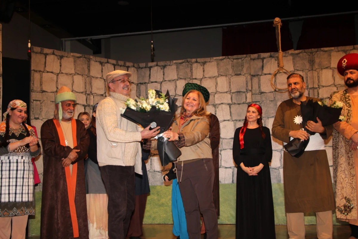 Y&Uuml;REĞİR&rsquo;DE PİR SULTAN ABDAL  TİYATRO OYUNUNA YOĞUN İLGİ