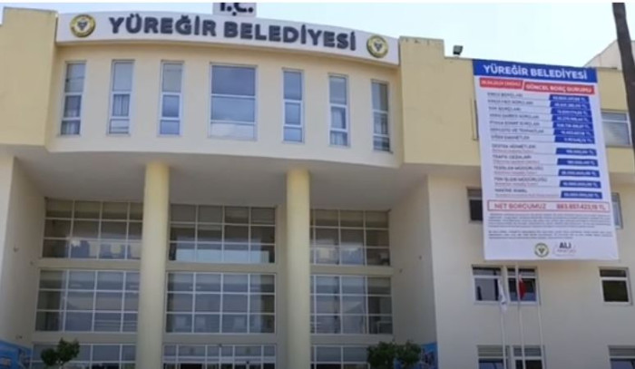 YÜREĞİR BELEDİYE BAŞKANI ALİ DEMİRÇALI, BELEDİYENİN BORÇLARINI AÇIKLADI